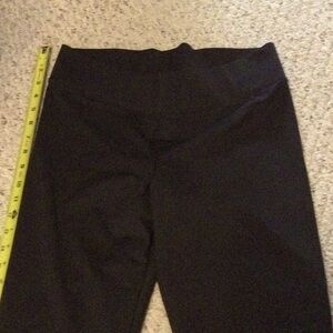 Women’s Express Black Leggings Sz M - 86% Polyester/14% Spandex.